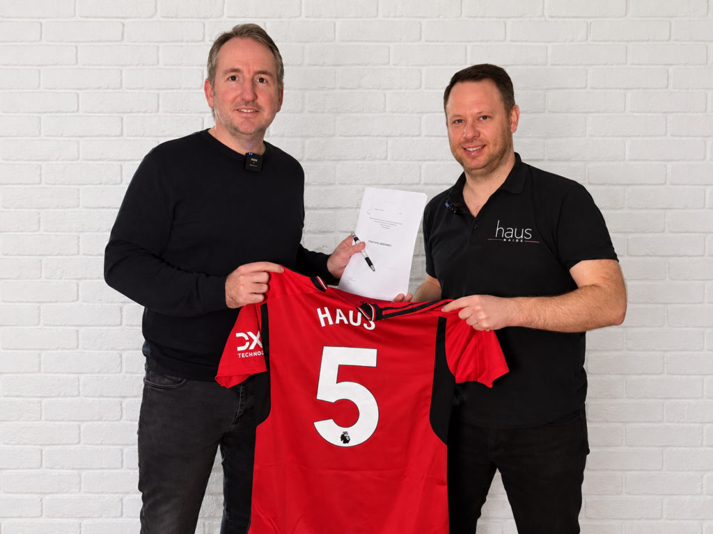 Tom re-sign picture